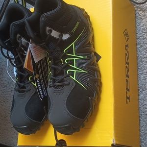 Terra protective footwear